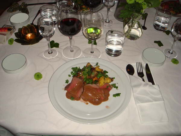 Ala Vildt Med Frugt Og Br