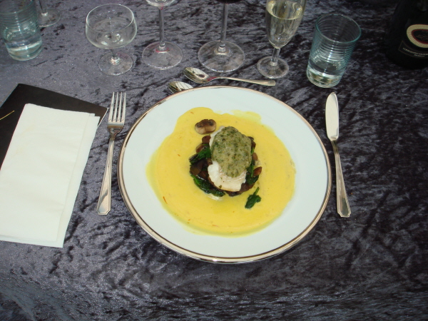 Kongelig  p grnt og brunt leje i gult hav